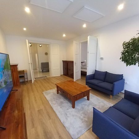 Korvin One Apartman Pápa Dış mekan fotoğraf