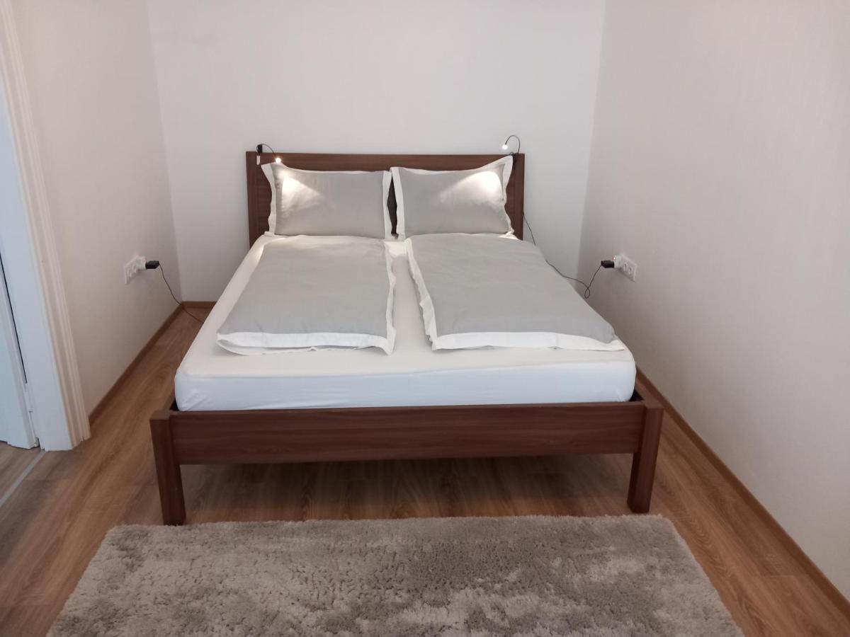 Korvin One Apartman Pápa Dış mekan fotoğraf