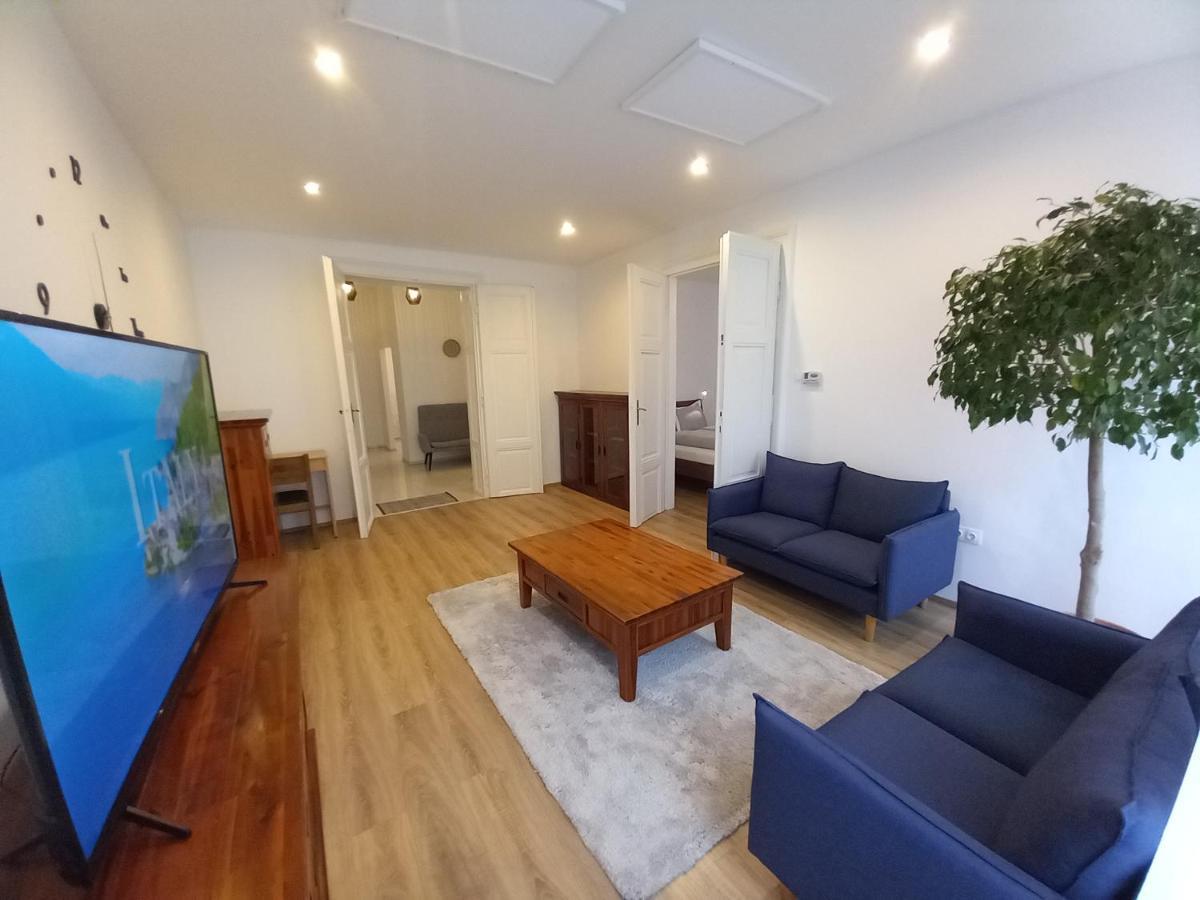 Korvin One Apartman Pápa Dış mekan fotoğraf